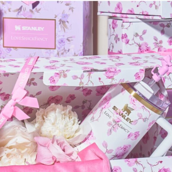 Stanley x LoveShackFancy Full Collection - Picture 5 of 14